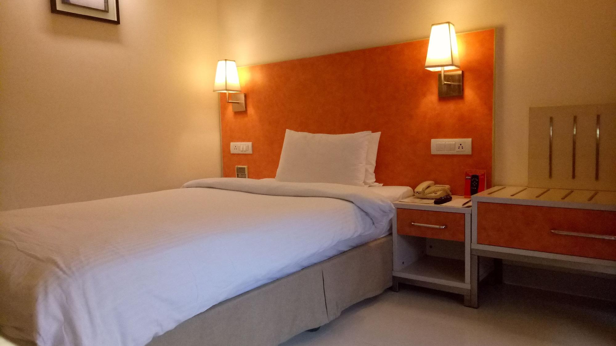 Aditya Hometel Hyderabad Exteriör bild