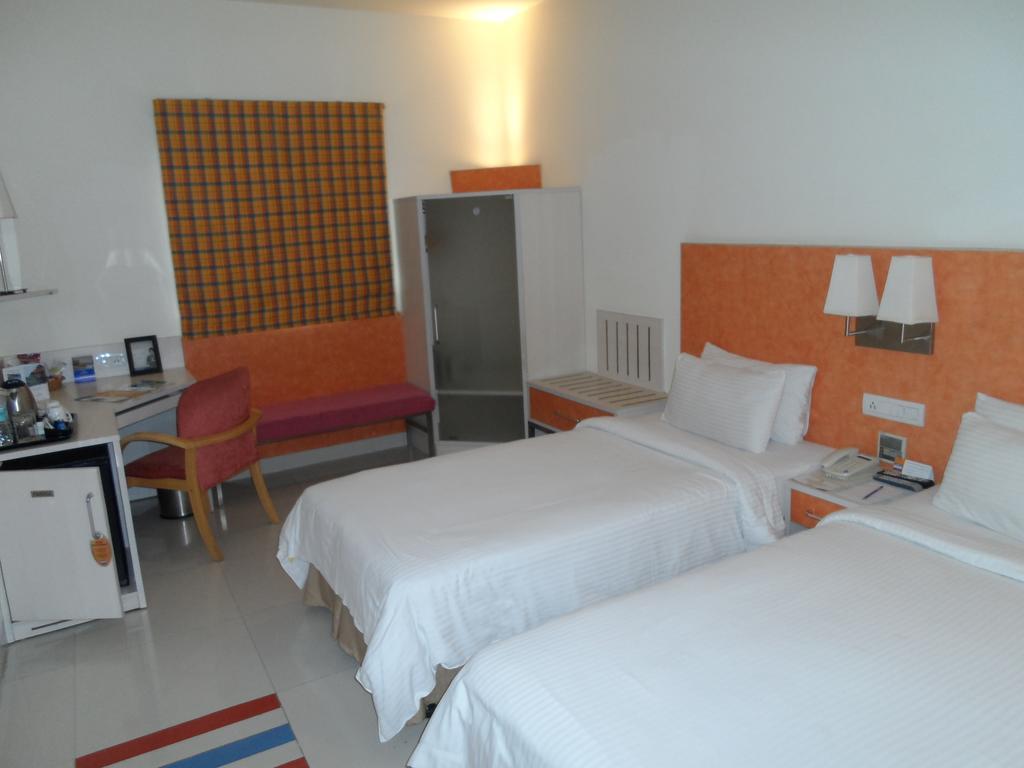 Aditya Hometel Hyderabad Exteriör bild